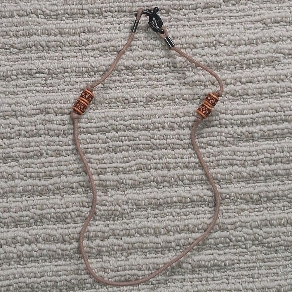 EYEGLASSES CORD HOLDER LANYARD STRAP BOHO CARVED WOOD BEADS TAN LEATHER LANYARDS